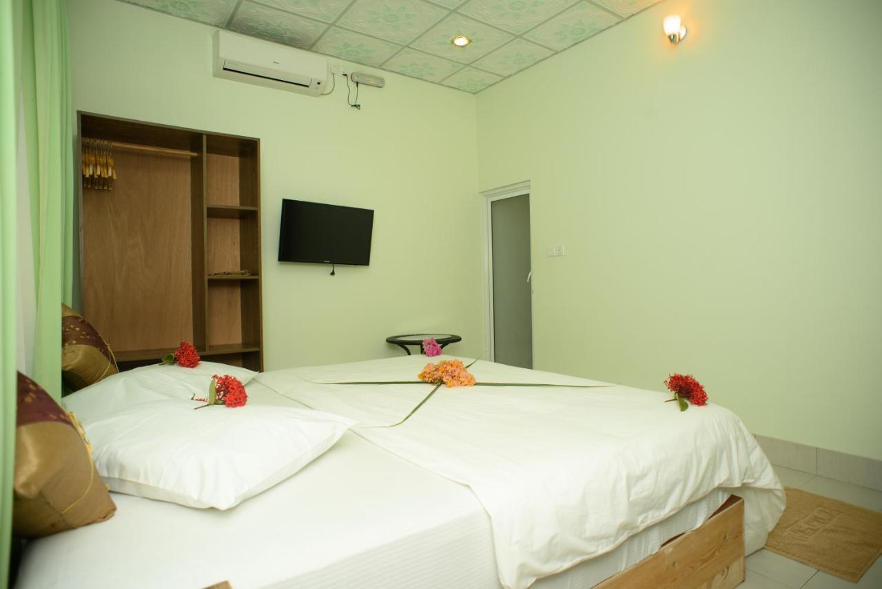 Summer Vibes Beach Front Rasdhoo Bagian luar foto